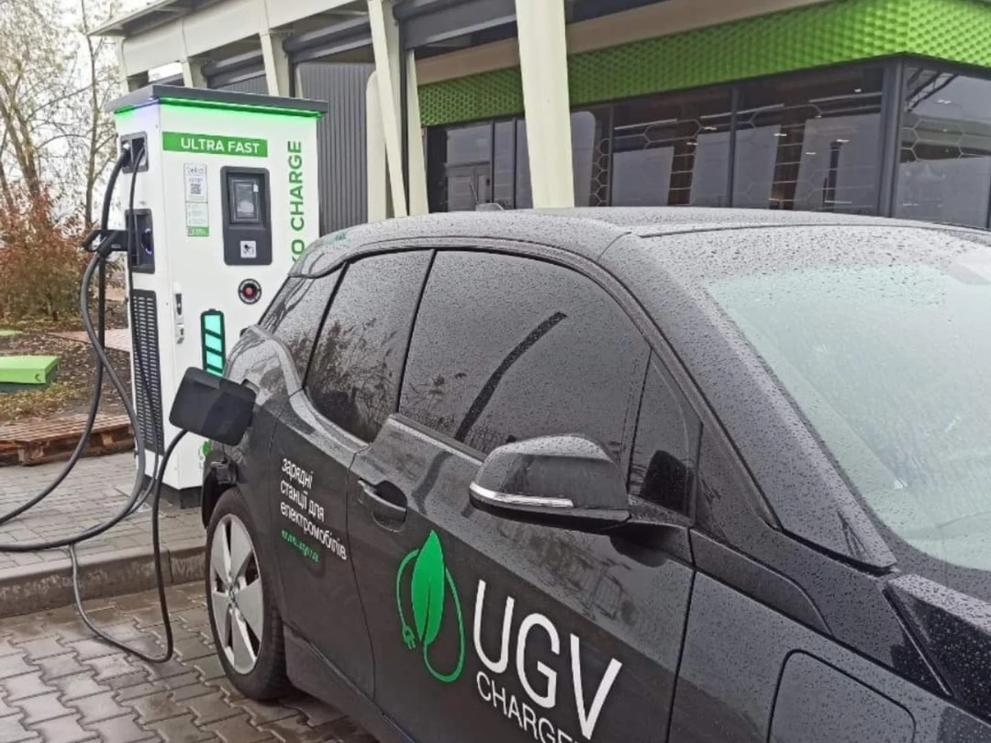 Nabíjacie stanice UGV Chargers pre firemné flotily
