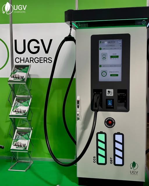 UGV Chargers predstavuje novú 160 kW DC nabíjaciu stanicu s káblovým manažmentom